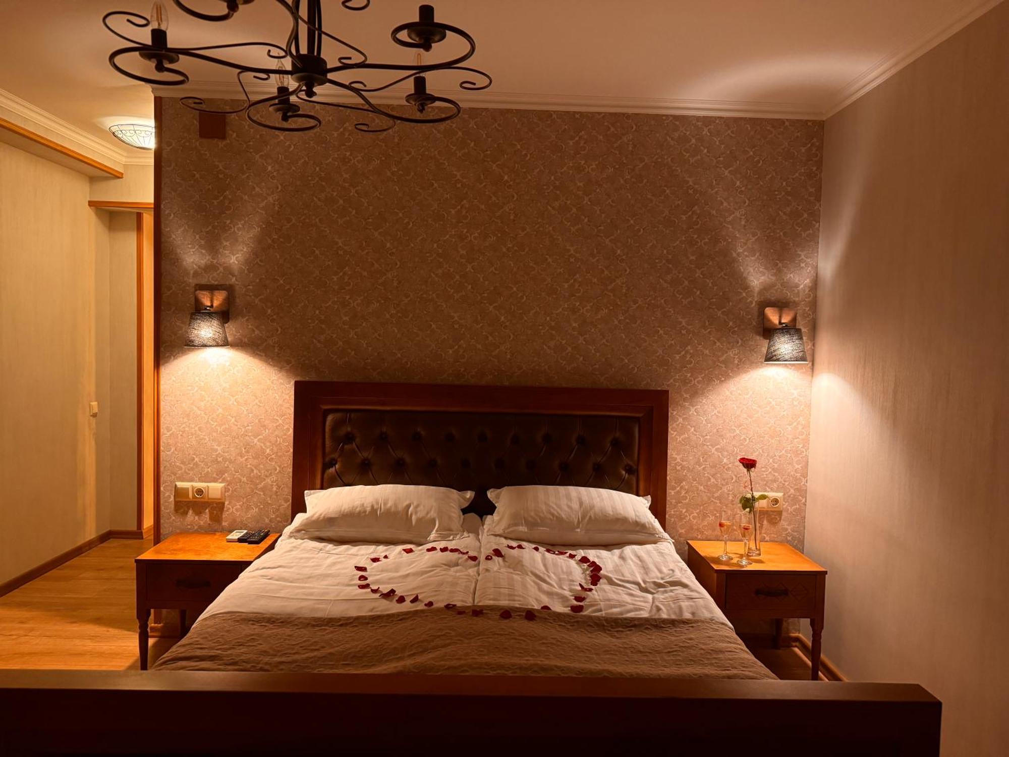 Hotel Vinoodor - Ვინოოდორ Telavi Esterno foto